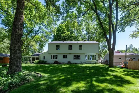 507 Knollwood Drive NW Willmar MN 56201