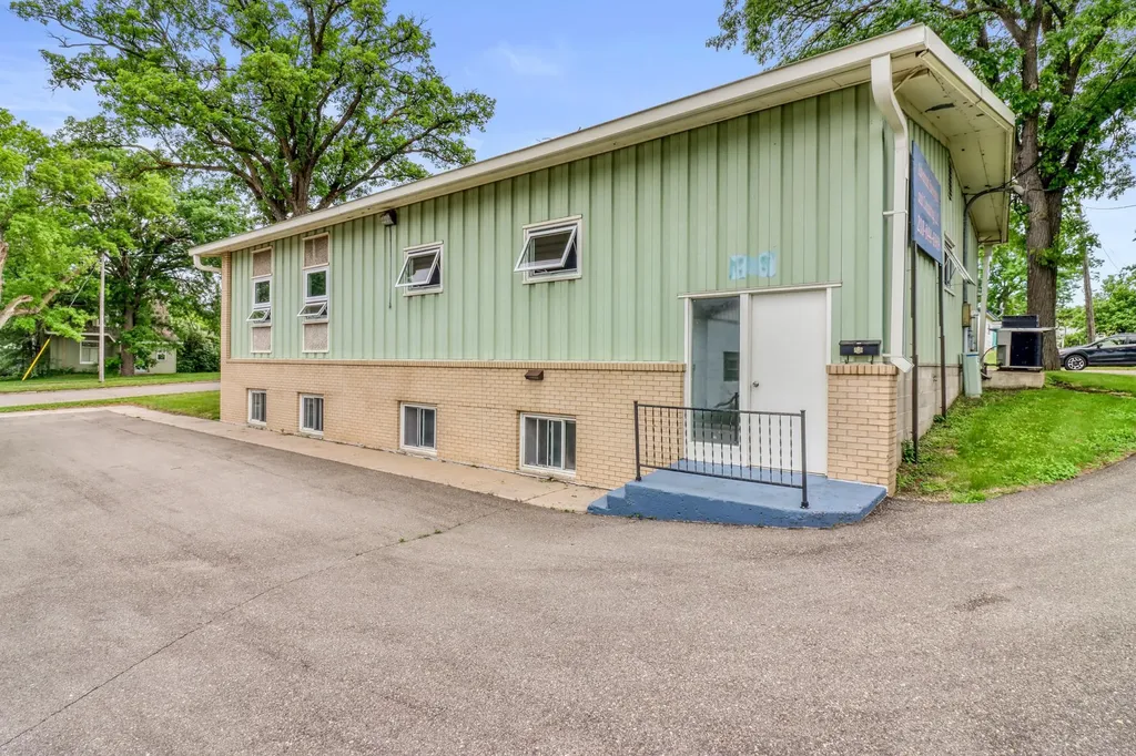 522 Main Street W Detroit Lakes MN 56501