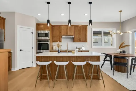 2164 Eustis Roseville MN 55113