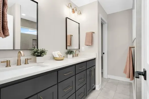 2164 Eustis Roseville MN 55113