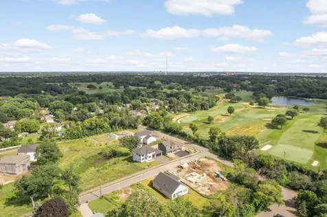 2164 Eustis Roseville MN 55113