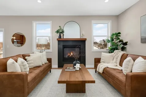 2164 Eustis Roseville MN 55113
