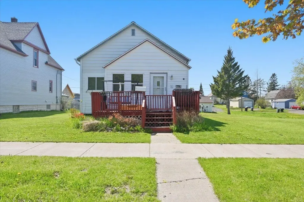 619 Fisher Avenue Superior WI 54880