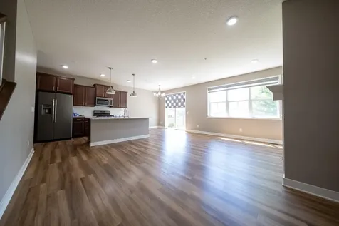 18335 Glassner Way Lakeville MN 55044