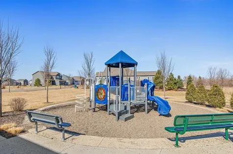 18335 Glassner Way Lakeville MN 55044