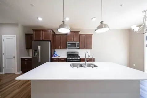 18335 Glassner Way Lakeville MN 55044