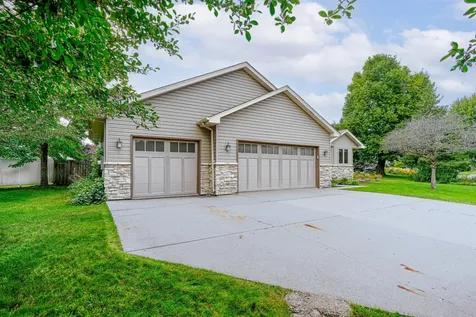915 Ferndale Street S Maplewood MN 55119