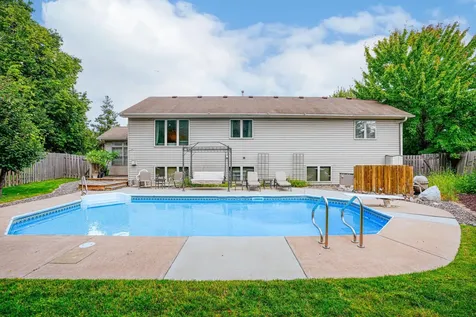 915 Ferndale Street S Maplewood MN 55119