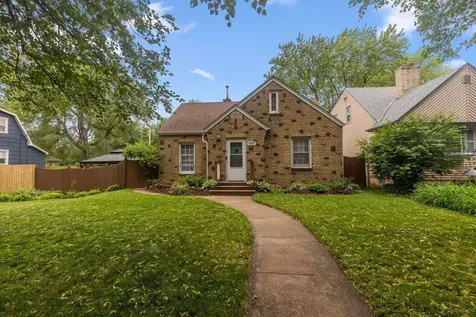 3915 Regent Avenue N Robbinsdale MN 55422