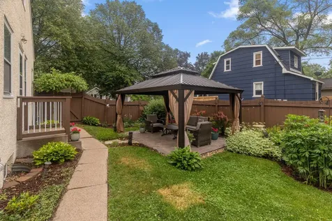 3915 Regent Avenue N Robbinsdale MN 55422