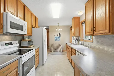 6079 Courtly Alcove Woodbury MN 55125