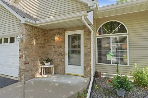 6079 Courtly Alcove Woodbury MN 55125