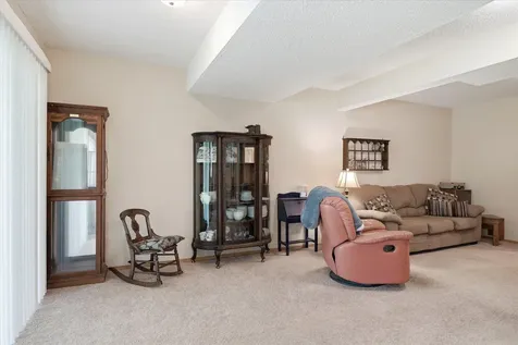 6079 Courtly Alcove Woodbury MN 55125