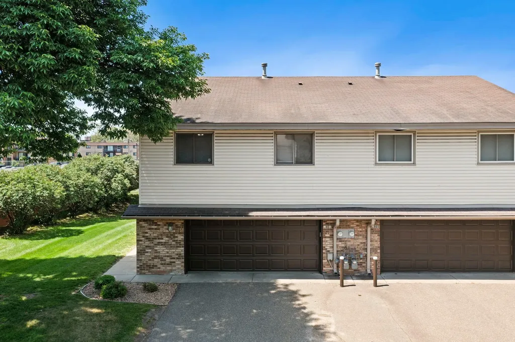 6801 Fremont Place N Brooklyn Center MN 55430
