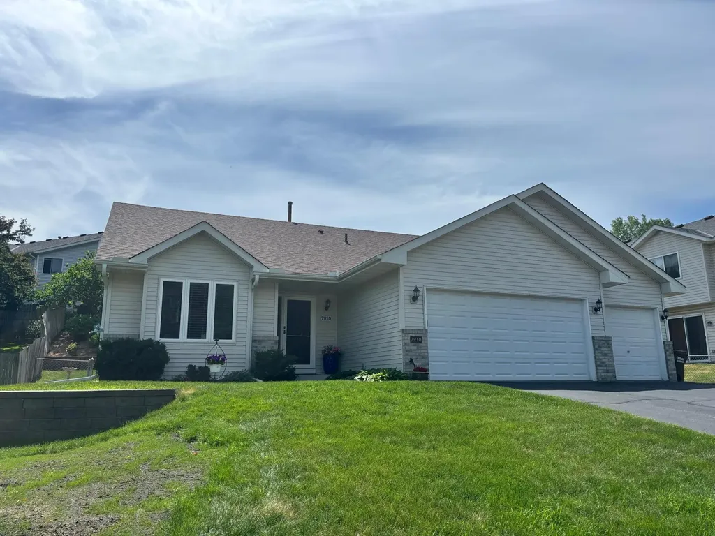 7910 Blackstone Avenue Inver Grove Heights MN 55076