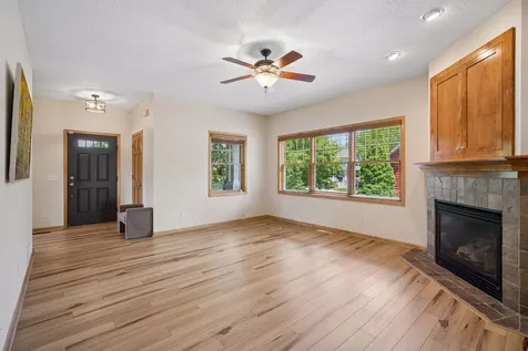 11585 Laketowne View Albertville MN 55301