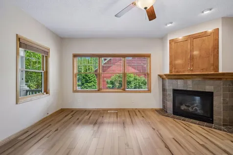 11585 Laketowne View Albertville MN 55301
