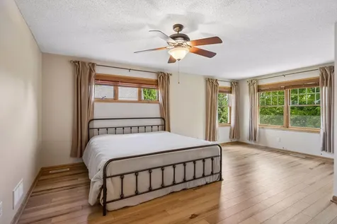 11585 Laketowne View Albertville MN 55301