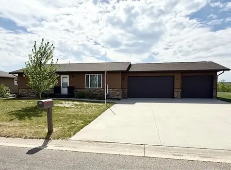 822 9th Avenue SW Perham MN 56573