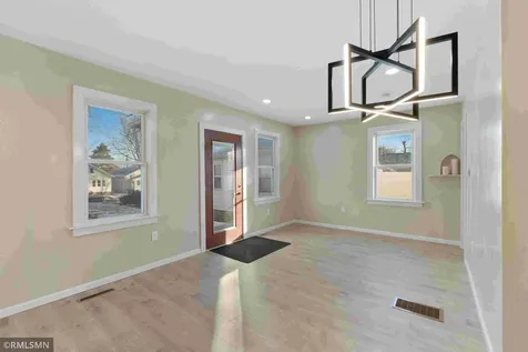 1040 Rose Avenue E Saint Paul MN 55106