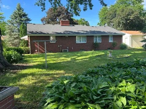 216 8th Avenue SE Waseca MN 56093