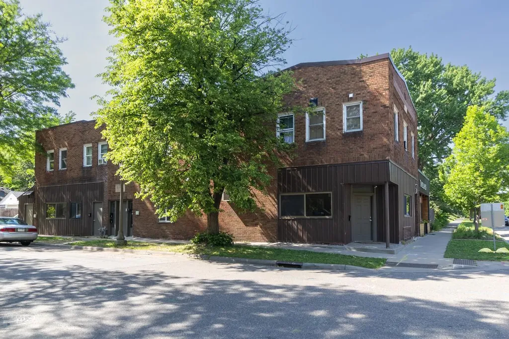 1321 Payne Avenue E Saint Paul MN 55130