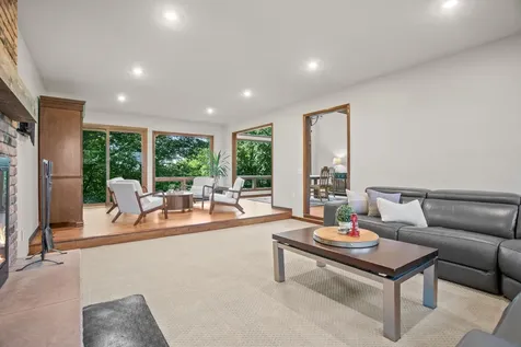 565 Lakota Lane Chaska MN 55318