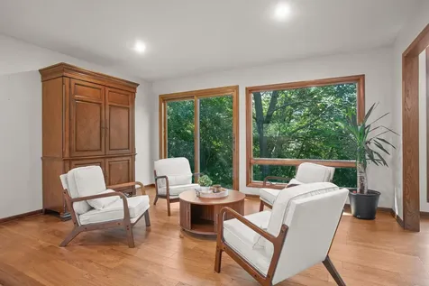 565 Lakota Lane Chaska MN 55318