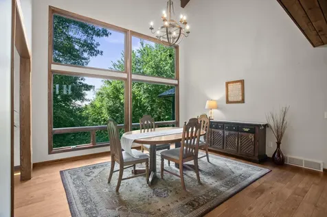 565 Lakota Lane Chaska MN 55318