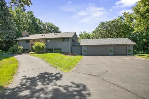 565 Lakota Lane Chaska MN 55318