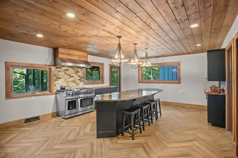 565 Lakota Lane Chaska MN 55318