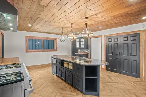 565 Lakota Lane Chaska MN 55318