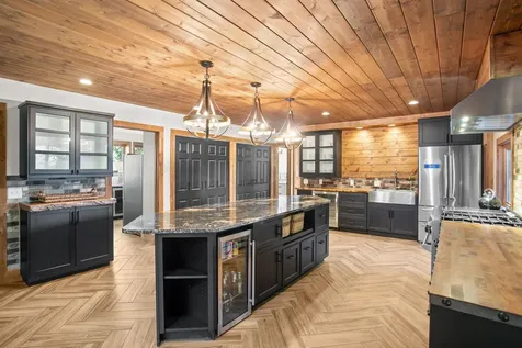 565 Lakota Lane Chaska MN 55318