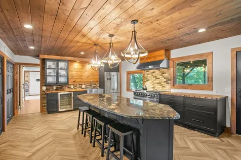 565 Lakota Lane Chaska MN 55318