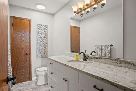 565 Lakota Lane Chaska MN 55318