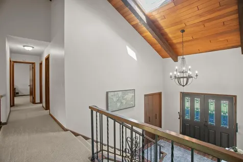 565 Lakota Lane Chaska MN 55318