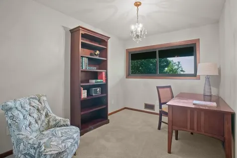 565 Lakota Lane Chaska MN 55318