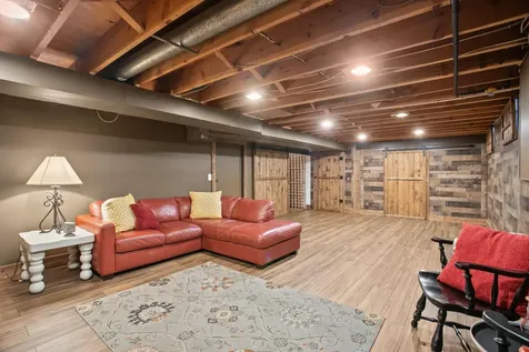 565 Lakota Lane Chaska MN 55318