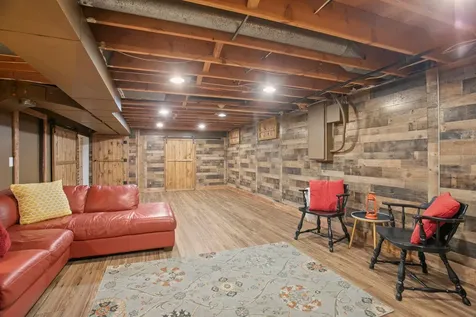 565 Lakota Lane Chaska MN 55318
