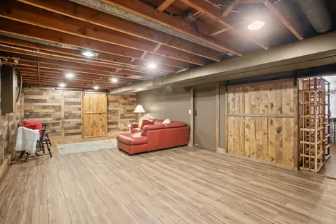 565 Lakota Lane Chaska MN 55318