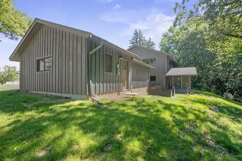 565 Lakota Lane Chaska MN 55318