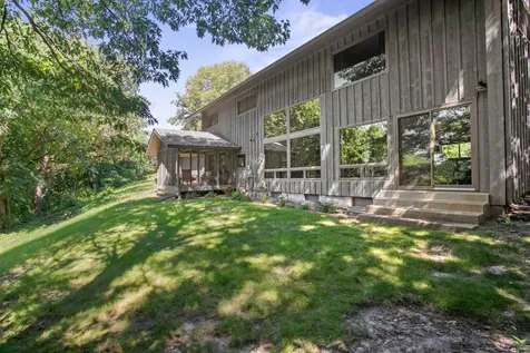 565 Lakota Lane Chaska MN 55318