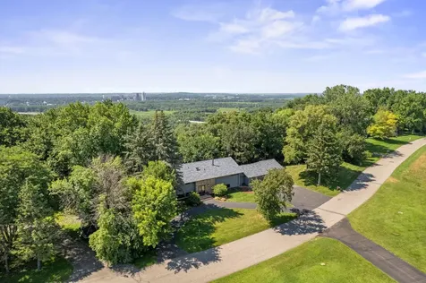 565 Lakota Lane Chaska MN 55318