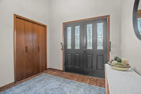 565 Lakota Lane Chaska MN 55318