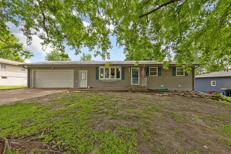 1401 Summer Lane Faribault MN 55021