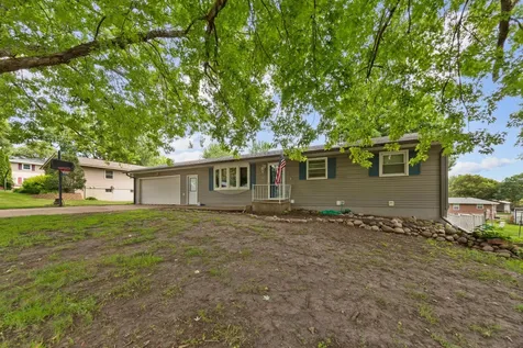 1401 Summer Lane Faribault MN 55021