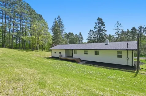 2253 Hay Lake Road Carlton MN 55718