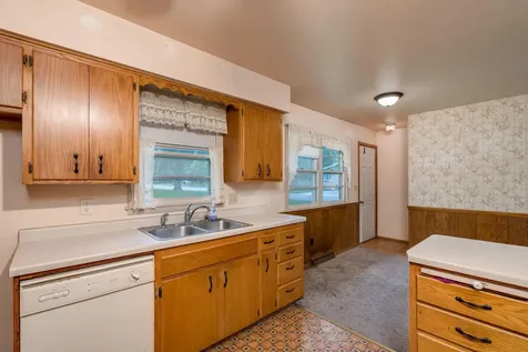 395 W Minnesota Street Le Center MN 56057