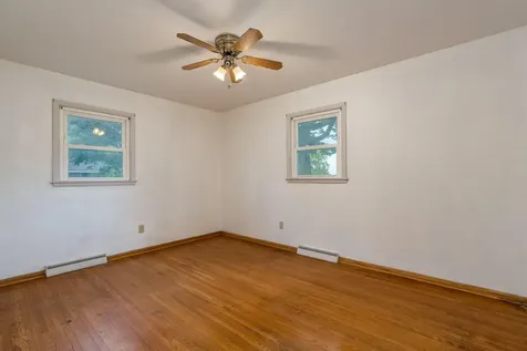 395 W Minnesota Street Le Center MN 56057