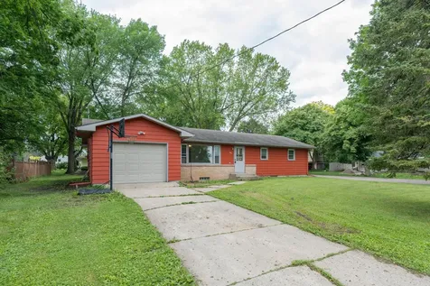 395 W Minnesota Street Le Center MN 56057